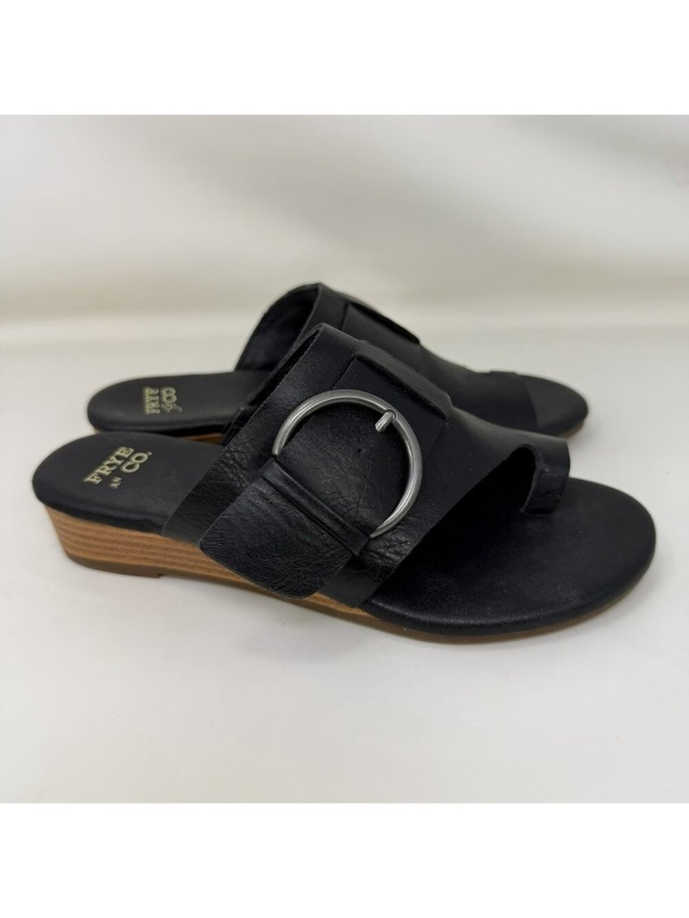 Frye & Co Quincey Toe Loop Buckle Wedge Sandals Black Women’s Size 71